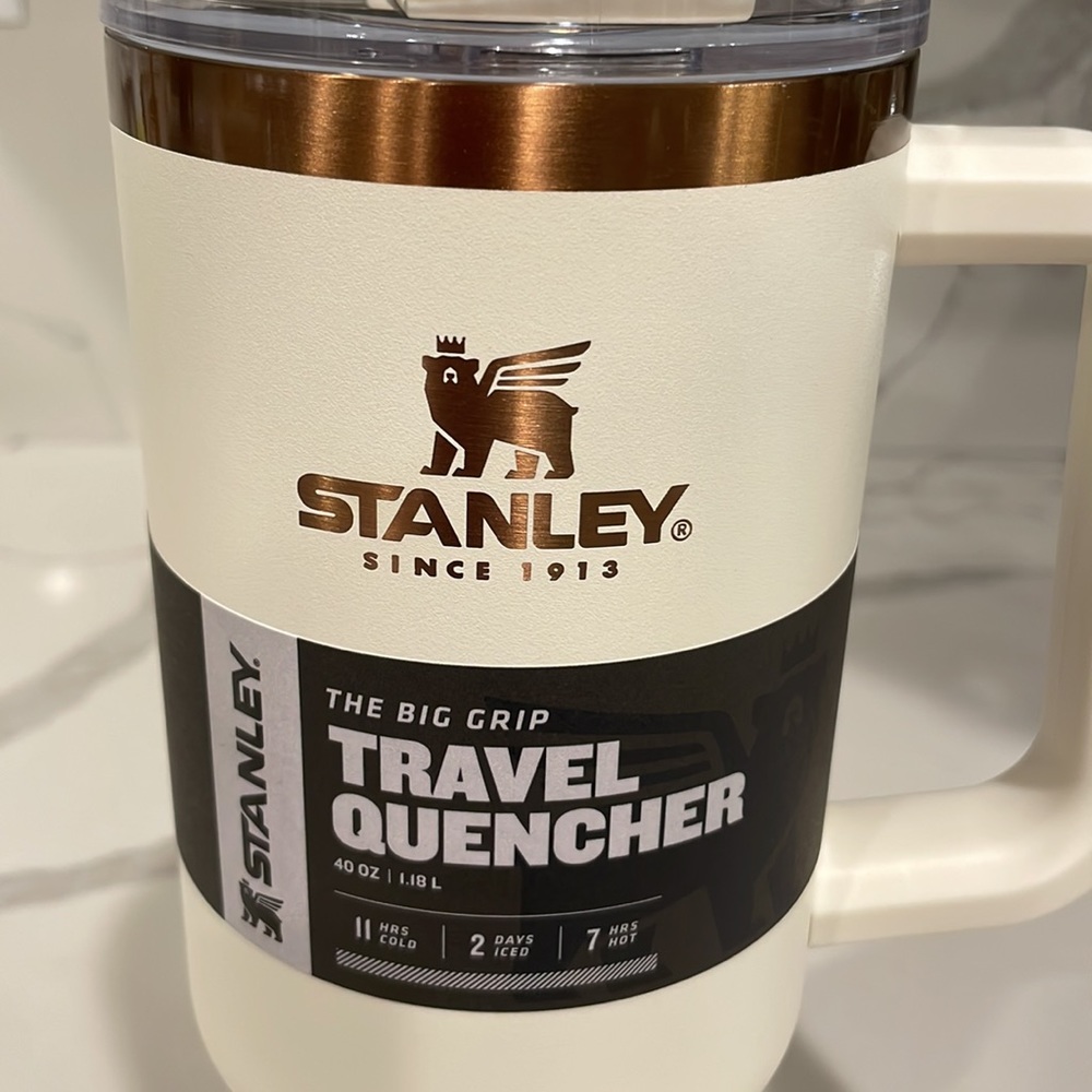 Stanley - MAGNOLIA CREAM + COPPER - 40 oz Adventure Quencher Travel Tumbler- NWT - Picture 5 of 8